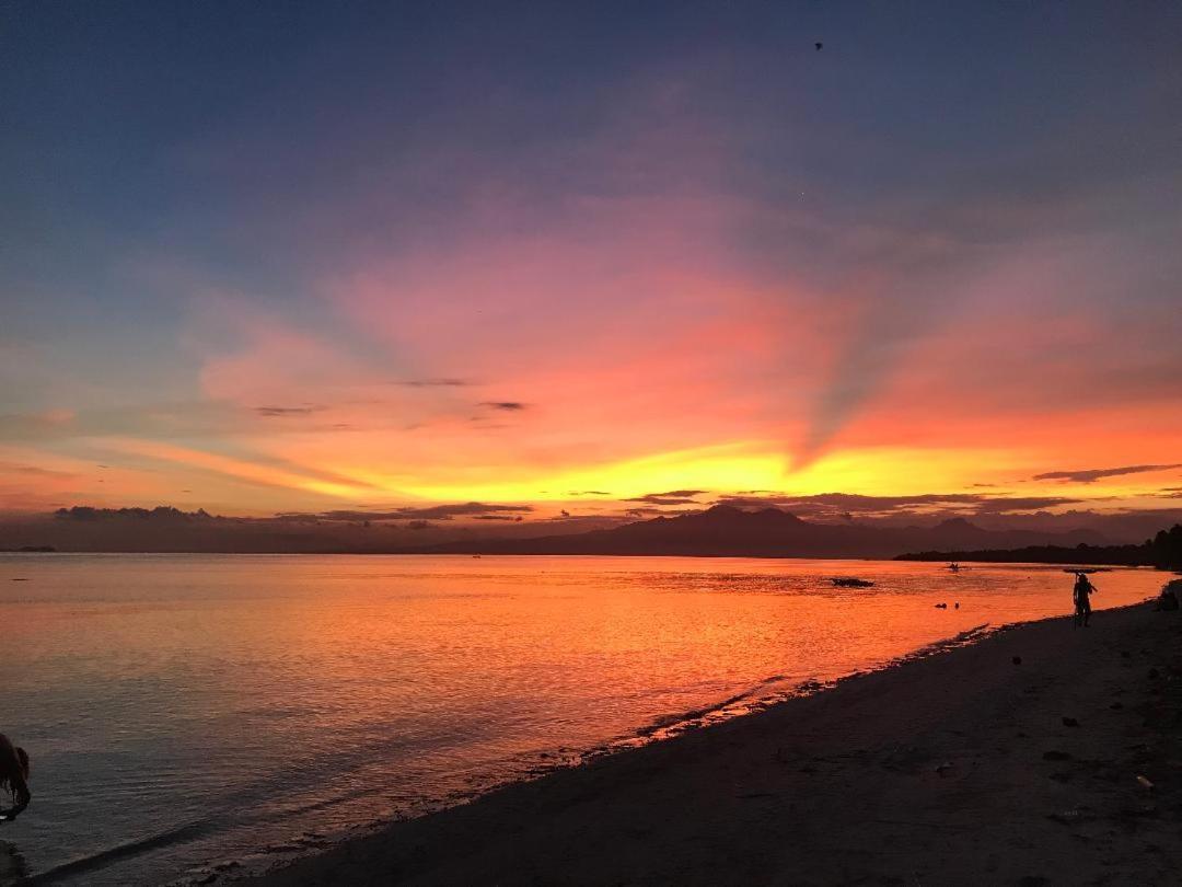 Charisma Beach Resort Siquijor Bagian luar foto